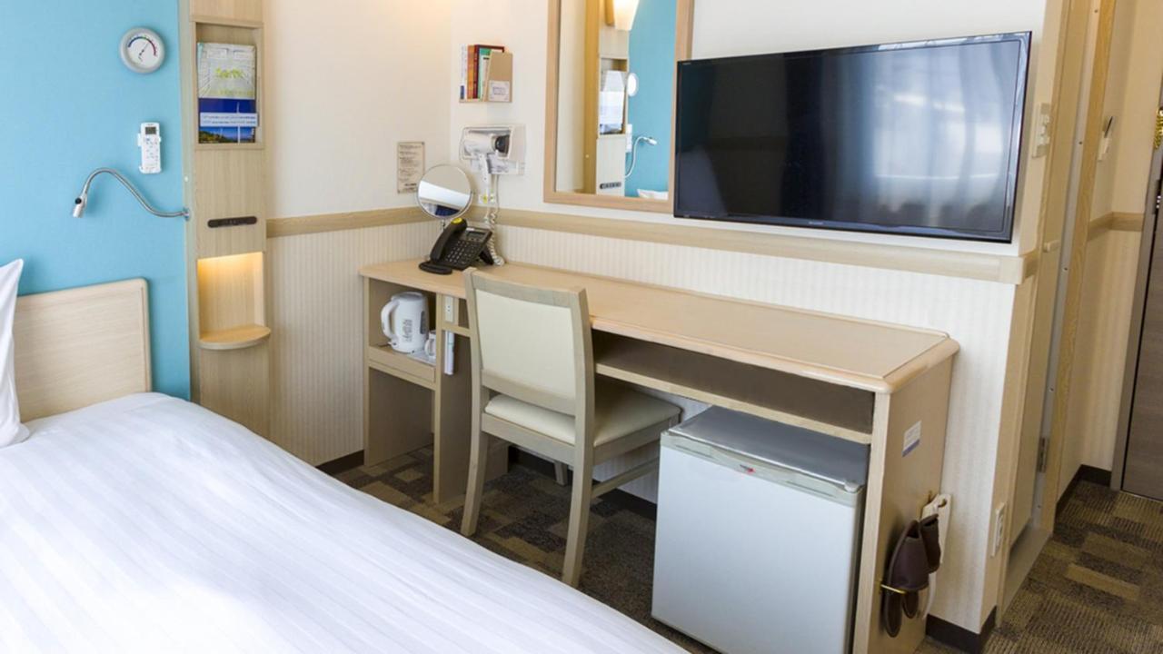 Toyoko Inn Ebina Eki Higashi Guchi Εξωτερικό φωτογραφία